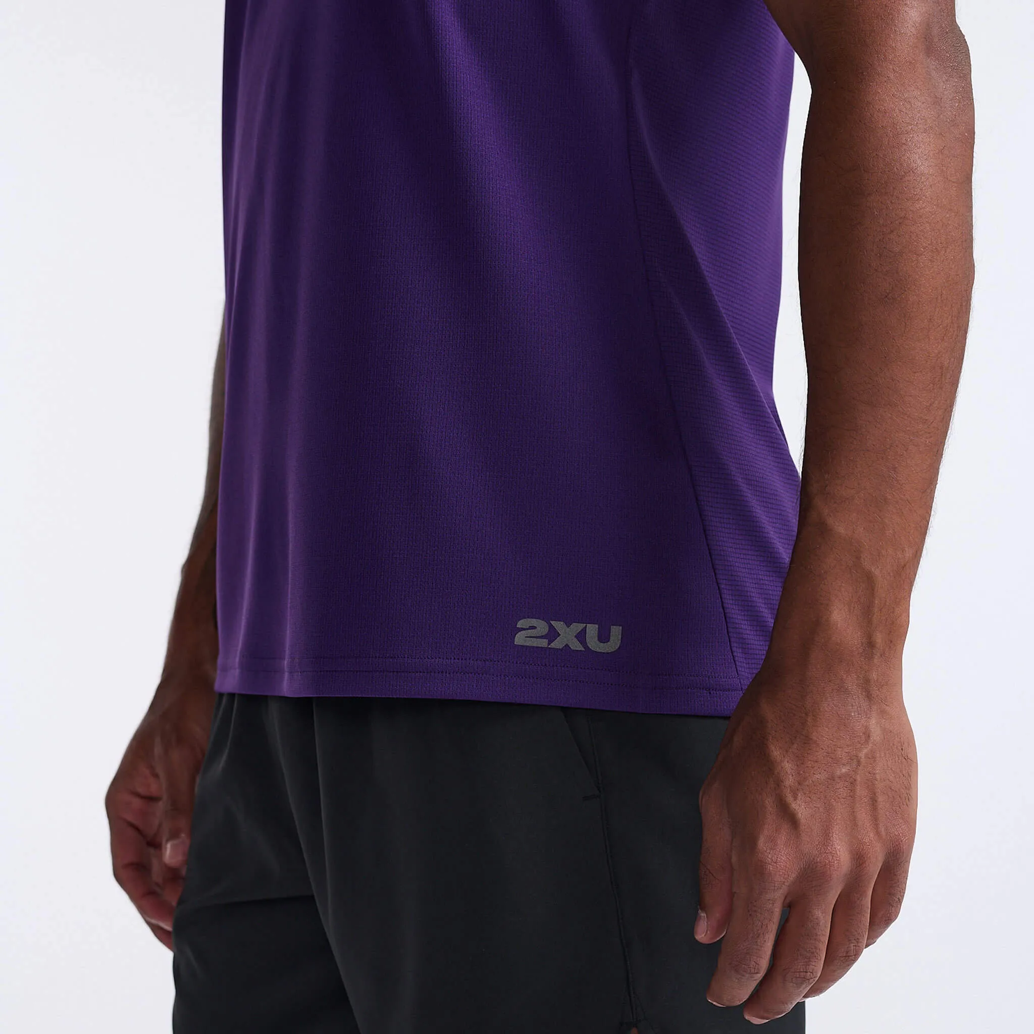 2XU | Men's Aero Tank - Acai/Black Reflective