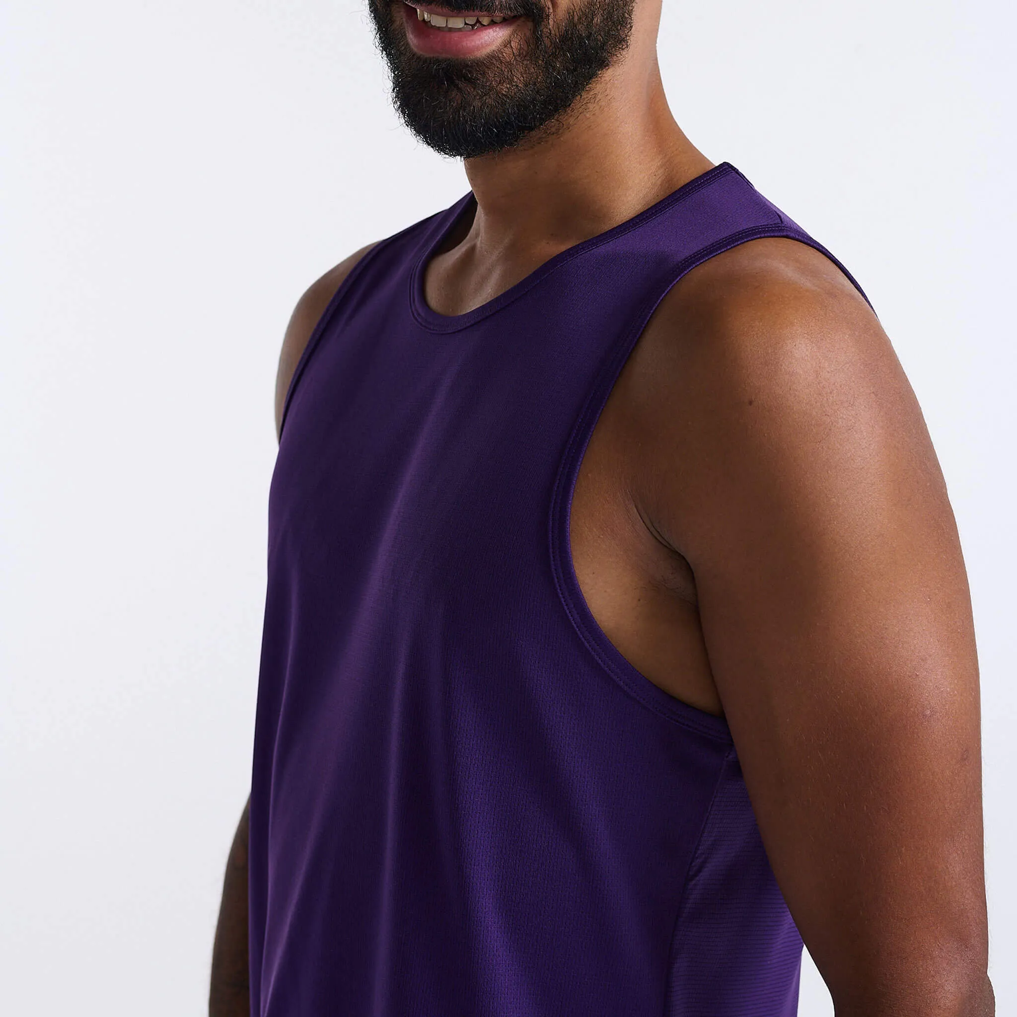 2XU | Men's Aero Tank - Acai/Black Reflective