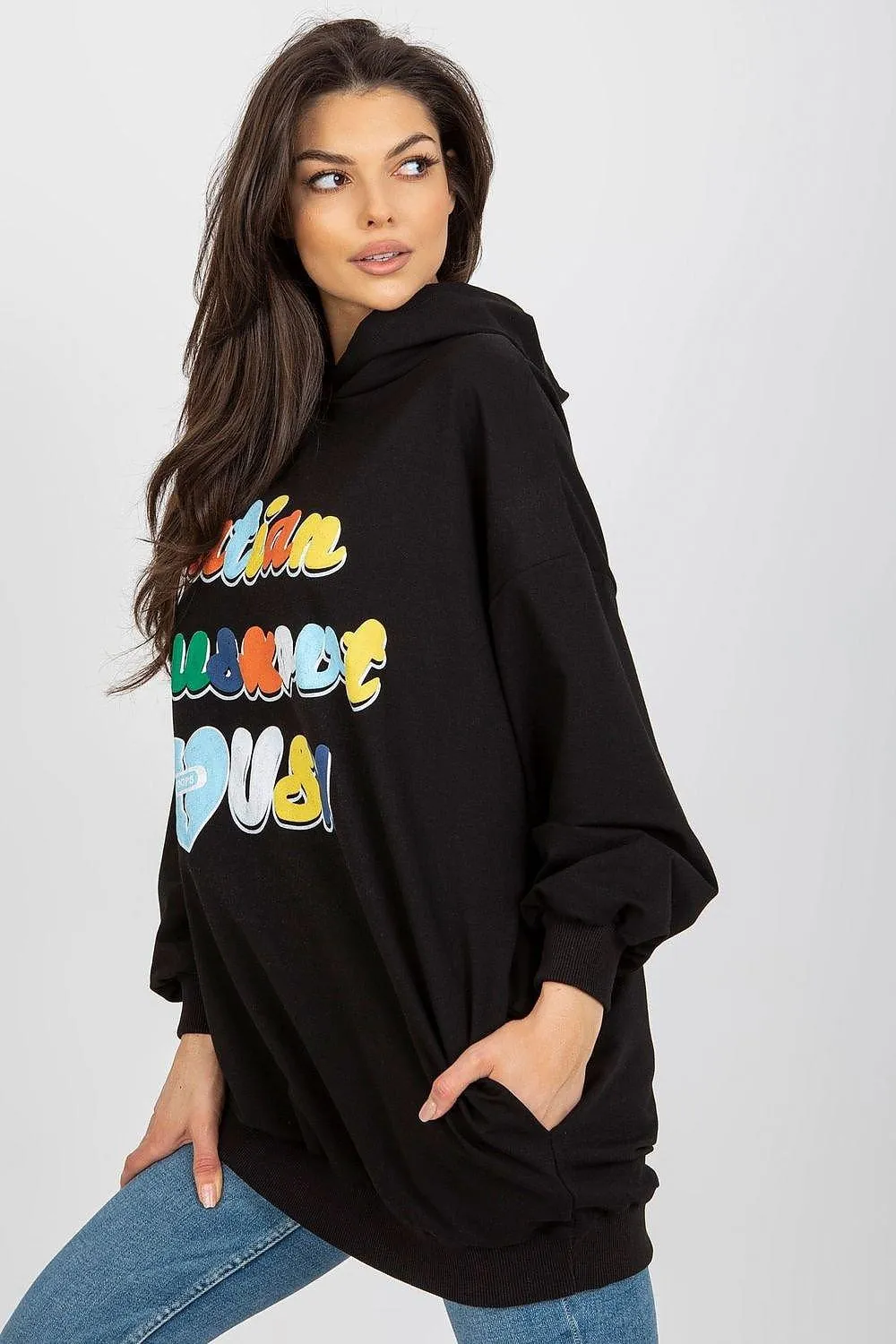 Chic Hooded Sweatshirt with Pockets and Trendy Details