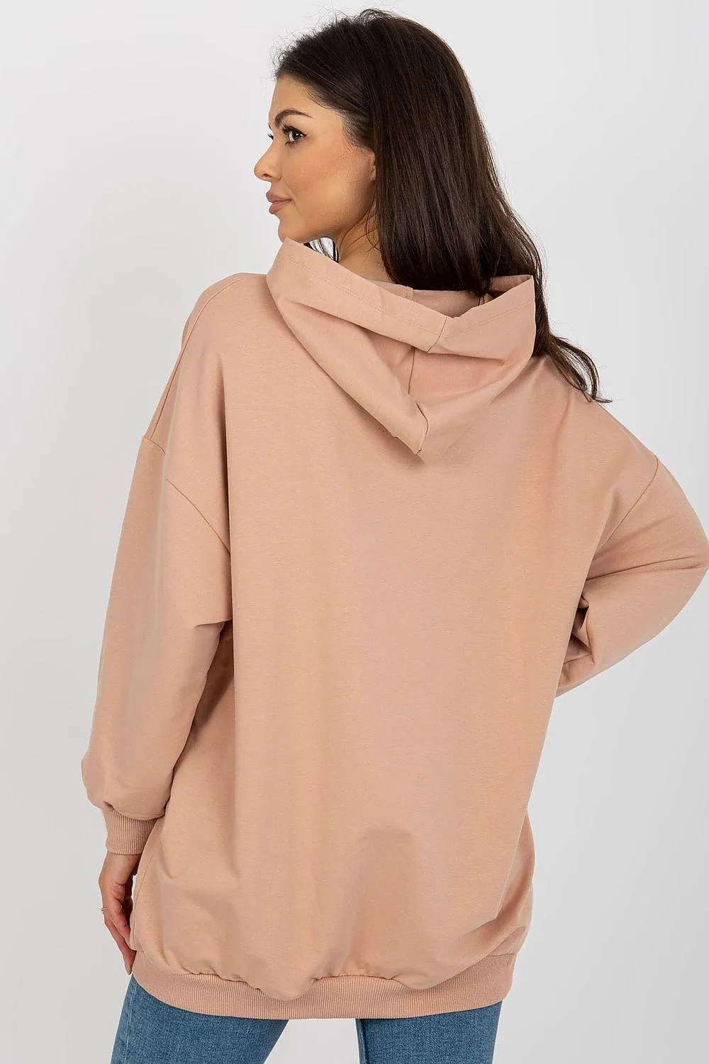 Chic Hooded Sweatshirt with Pockets and Trendy Details