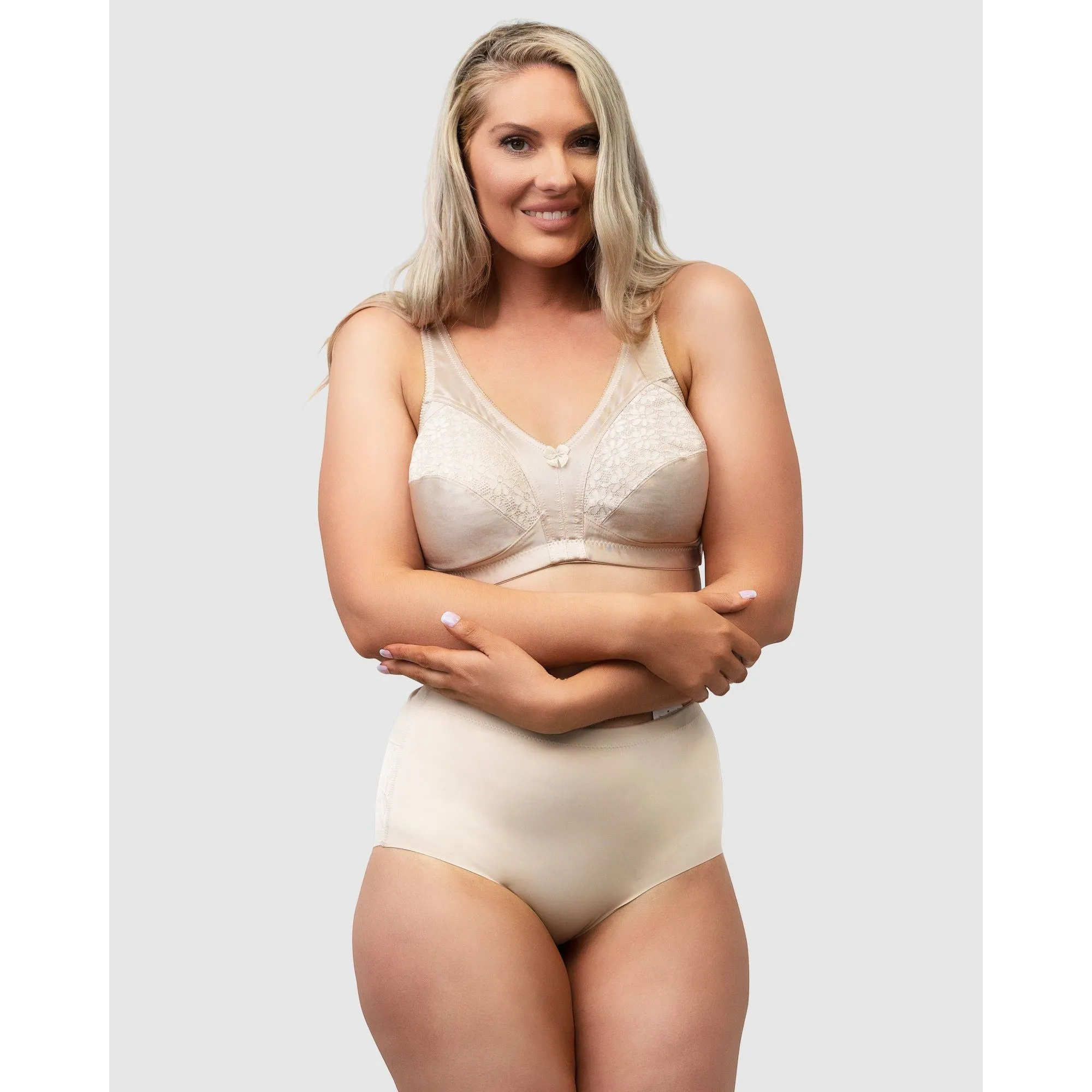 Firm Control Plus Size Wirefree Bra With Lace